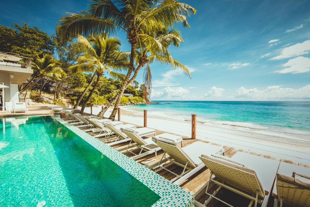 CaranaBeach Hotel